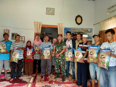 Aktivitas Babinsa Bersama Petugas Penyuluh Lapangan (PPL) Pertanian Memberikan Pembinaan Kepada Poktan. Aktivitas Babinsa Bersama Petugas Penyuluh Lapangan (PPL) Pertanian Memberikan Pembinaan Kepada Poktan.