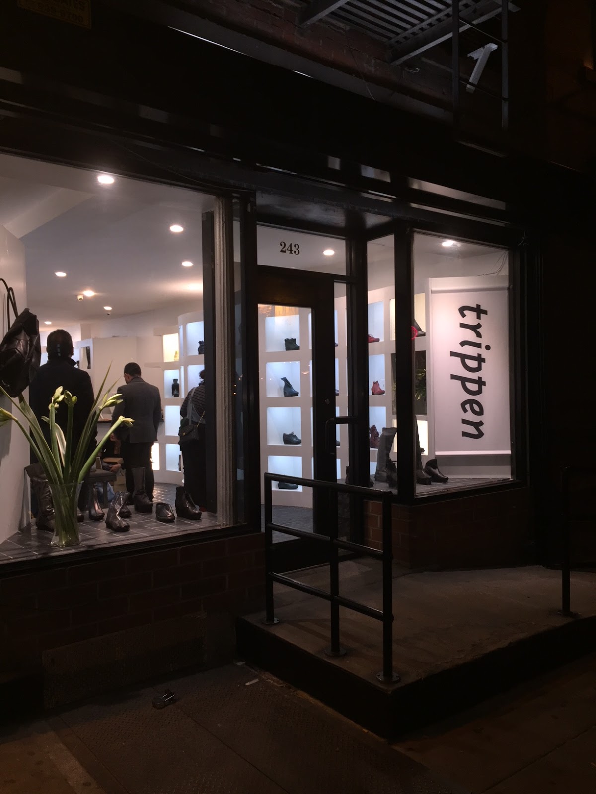 Buisson International Berlin A Walk Along Unter Den Linden