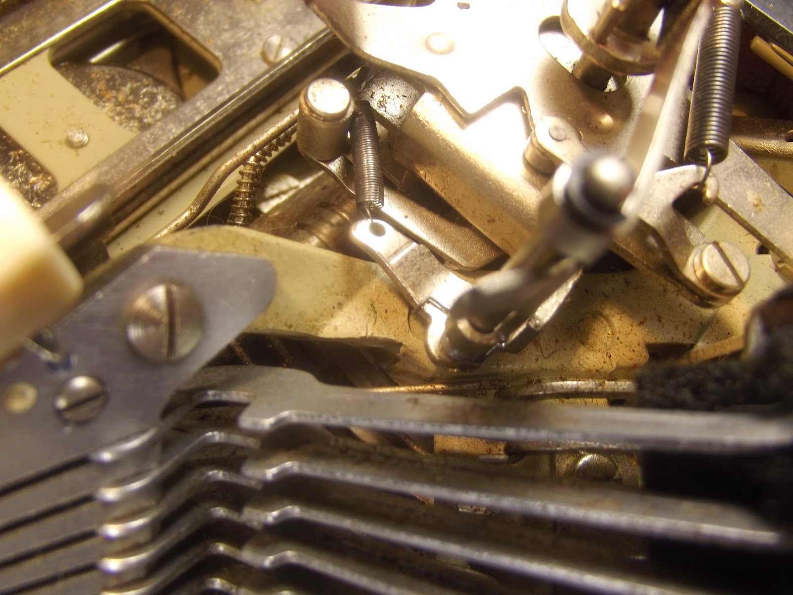 oz.Typewriter Ribbon Vibrator Mechanism on PatriaSwissa PiccolaVoss