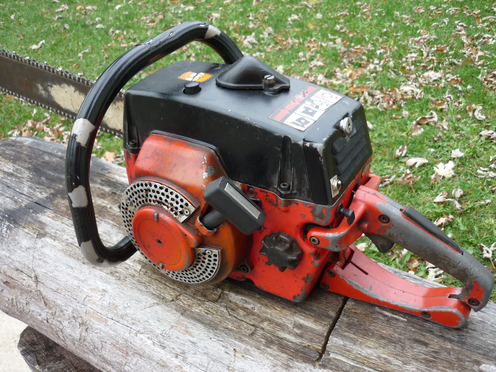 VINTAGE CHAINSAW COLLECTION: JONSERED GROUP OF SAWS.