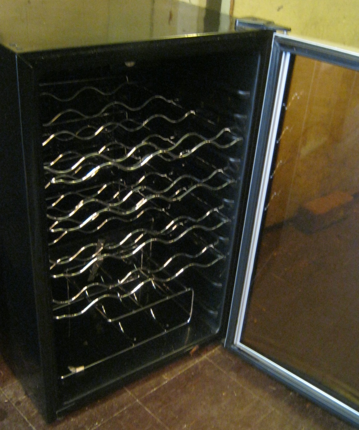 Uhuru Furniture & Collectibles Magic Chef Wine Fridge SOLD