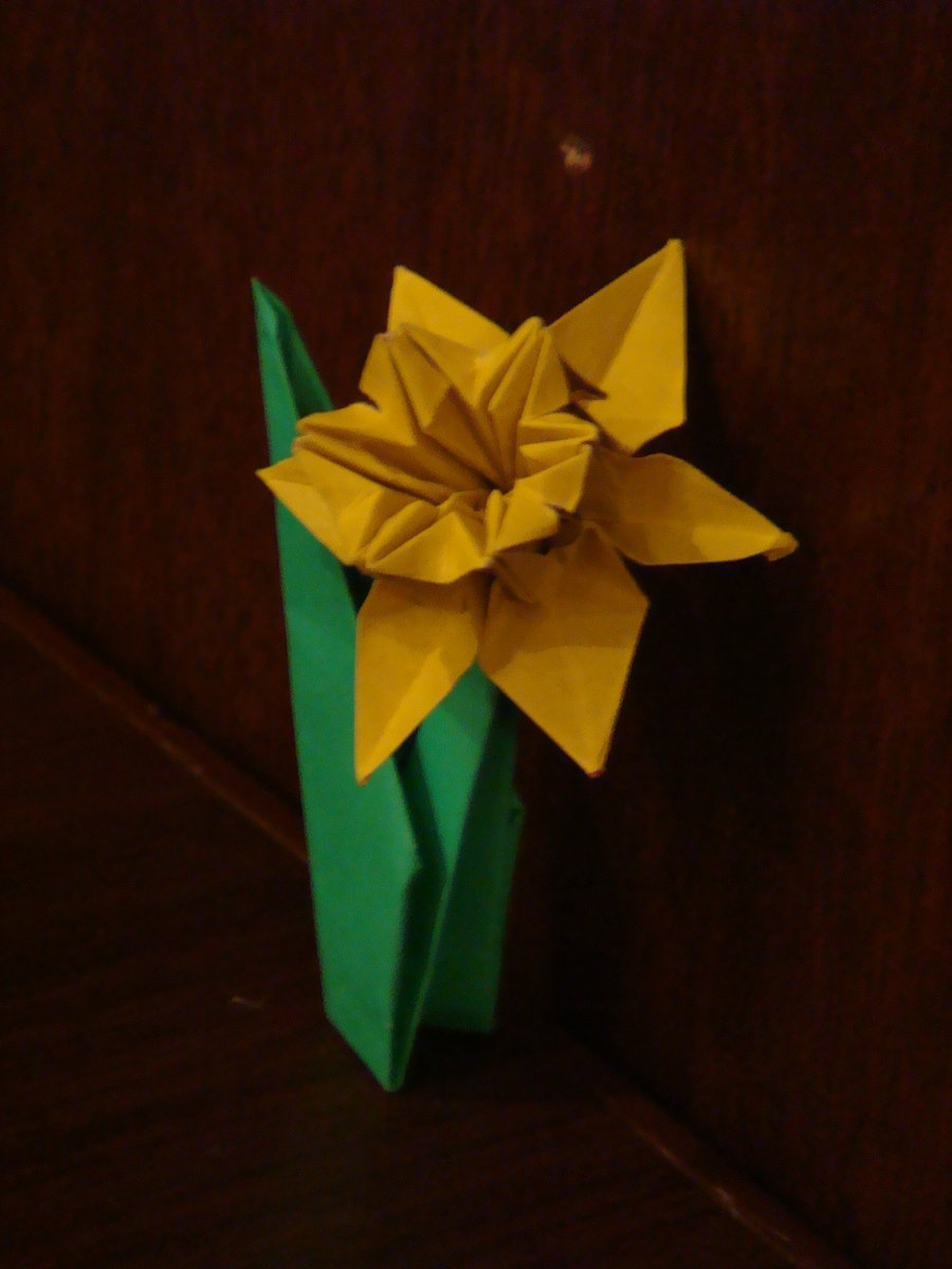 Origami Maniacs Origami Daffodil
