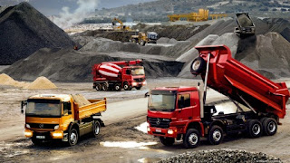 xe tải chở hàng tphcm