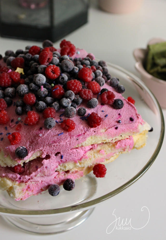 pitayapowder, raspberry, blueberry, cake, nakedcake
