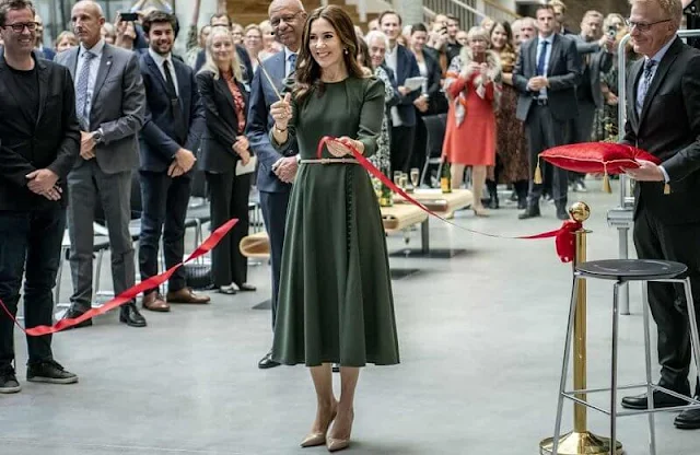 Crown Princess Mary wore a yahvi dress by Beulah. Dulong hook and eye pearl earrings and bracelet, Rebekka Notkin cuff bracelet