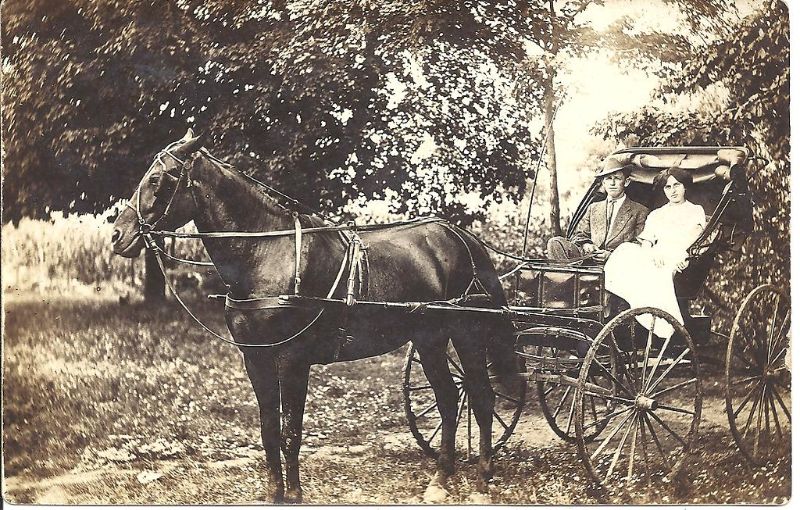 Before Automobile Popularity, 40 Amazing Photos Capture People During