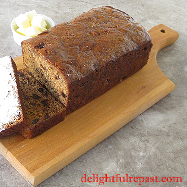 Malt Loaf - A British Teatime Classic / www.delightfulrepast.com