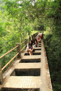 air terjun tiu kelep senaru lombok utara