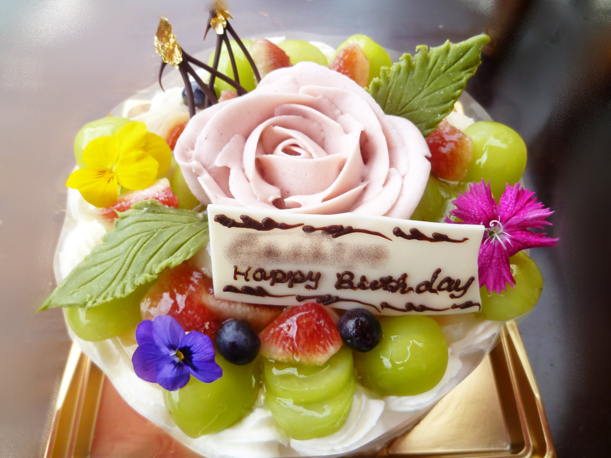 神奈川県小田原市中里のケーキ屋フロマージュのブログ 一輪の花とフルーツのデコレーションケーキ