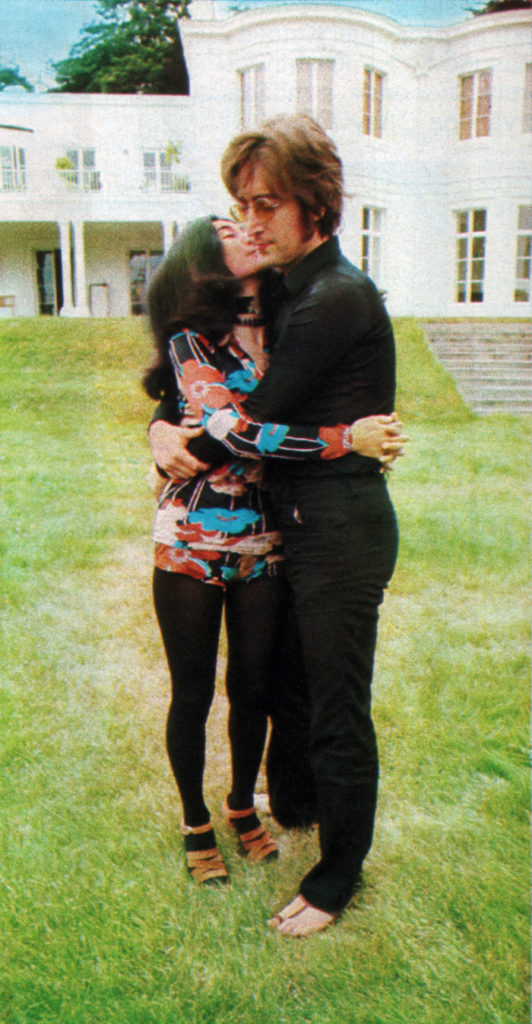 BEATLES MAGAZINE THE SPECTACULAR ASCOT MANSION LIVED IN BY JOHN LENNON