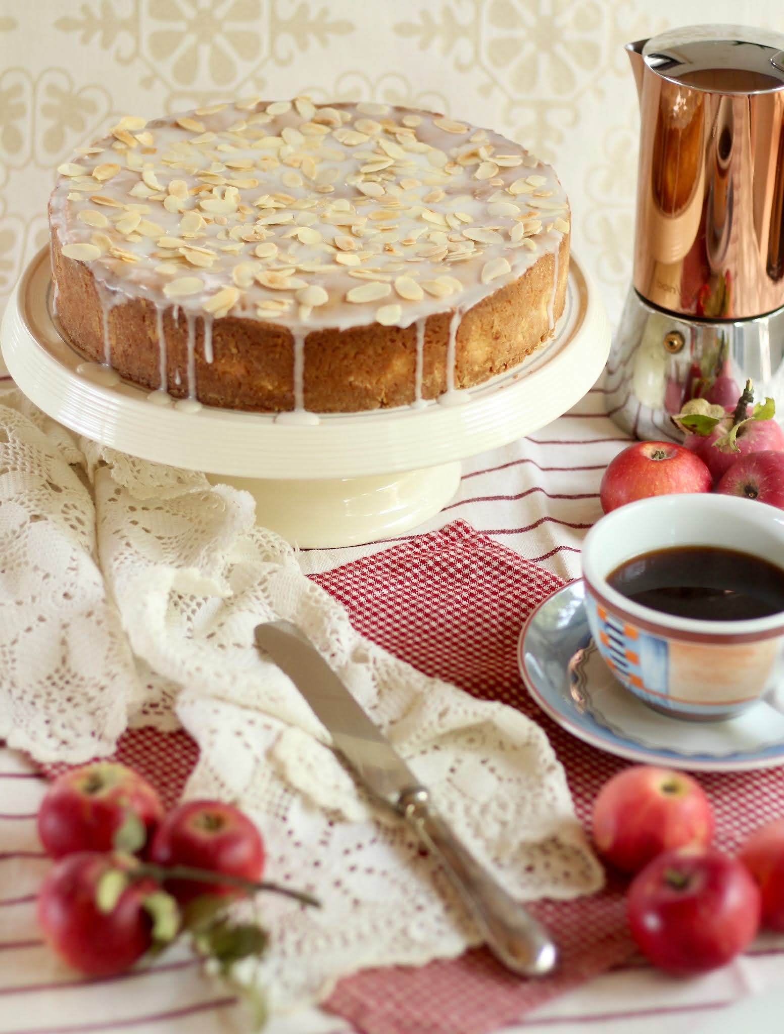 Der Kuchenklassiker: Gedeckter Apfelkuchen. Köstliche, herbstliche Apfeltorte! | Rezept und Video