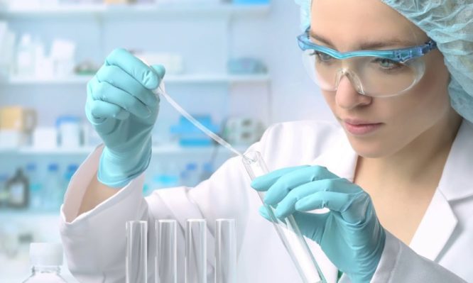 Κορονοϊός. Βγήκαν τ΄αποτελέσματα για την οικογένεια με το βρέφος. Ταξίδεψαν δίπλα στην 38χρονη