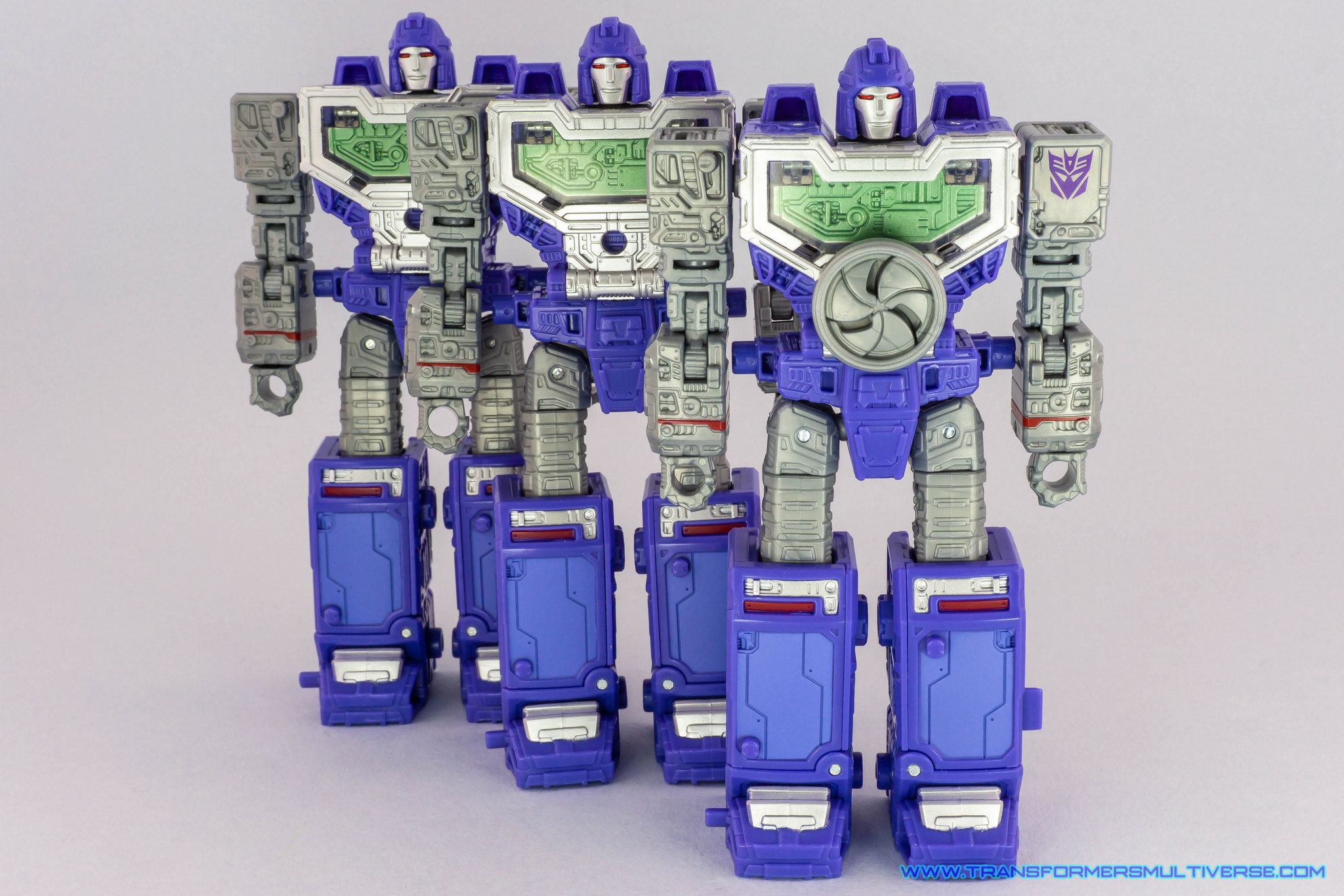 Transformers Siege Refraktor standing together in robot mode