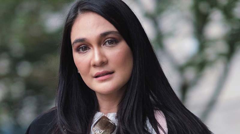 Hobi Traveling, Luna Maya Tetap Tenang Hadapi Virus Corona Hobi Traveling, Luna Maya Tetap Tenang Hadapi Virus Corona