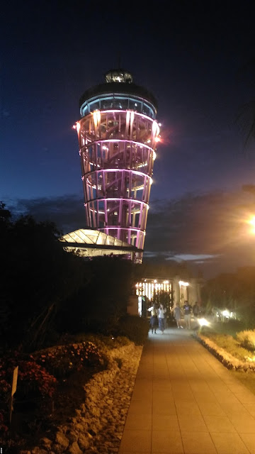 La tour illuminé