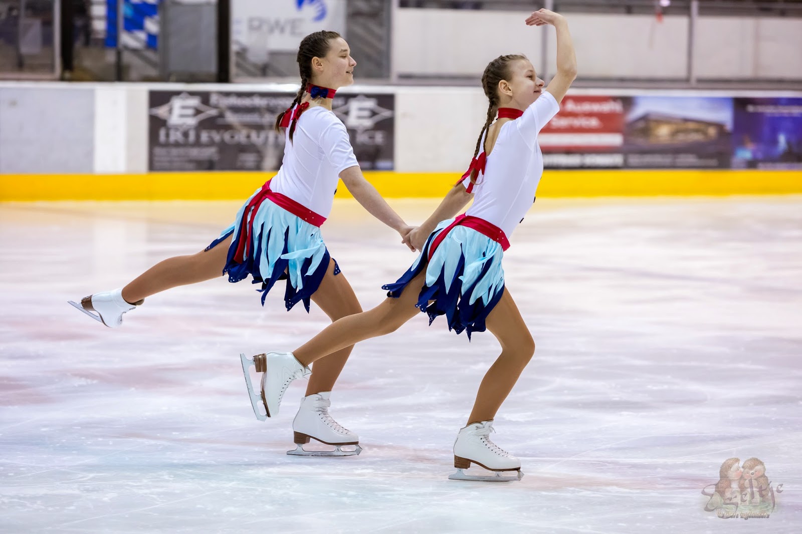 Skating Graces Juvenile Galerie
