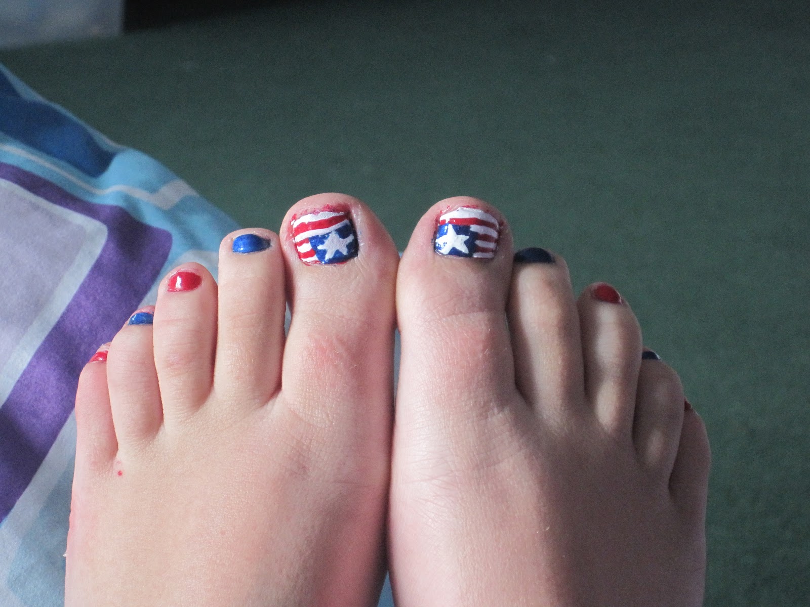 LivvyLu's: Patriotic toe nails!