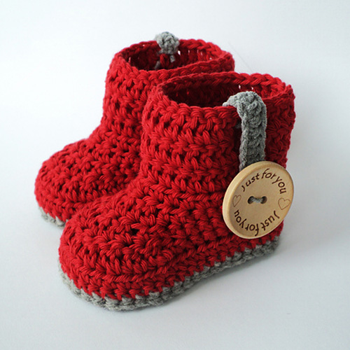 Hut's Amore - Crochet baby booties - Free Pattern 