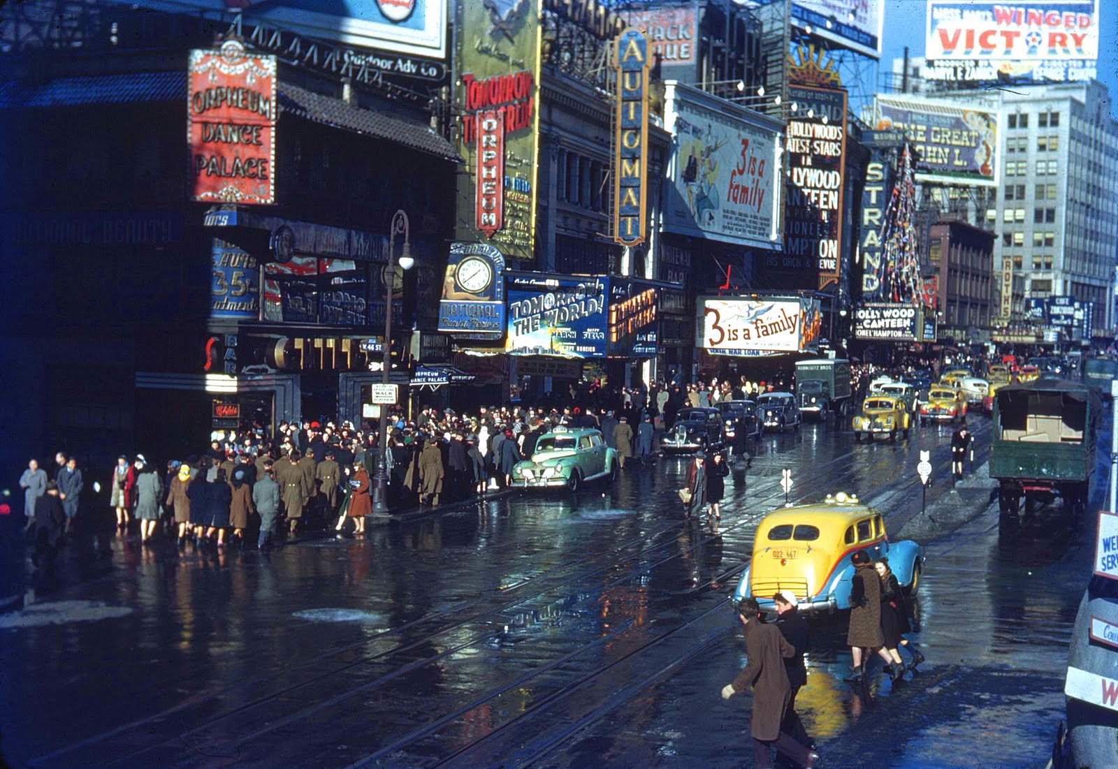 Extraordinary Kodachrome Slides of New York City From Between the 1940s