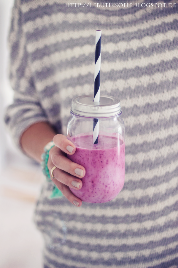 Blaubeer Lavendel Quark Torte in Radiant Orchid | Sofies Haus | Bloglovin’ Blaubeer Lavendel Quark Torte in Radiant Orchid | Sofies Haus | Bloglovin’