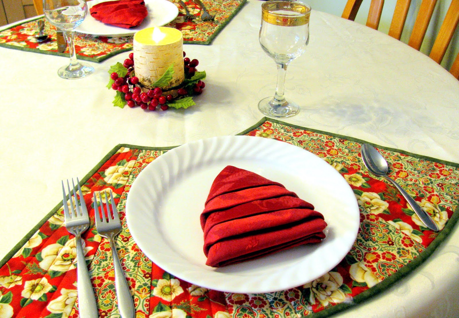 Monica Curry Quilt Designs Round Table Placemat NEW PATTERN!