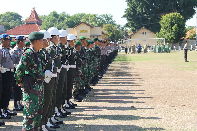 Apel Konsolidasi dalam rangka Operasi Mantap Brata Candi 2018 dan Pengamanan Pemilu 2019 Apel Konsolidasi dalam rangka Operasi Mantap Brata Candi 2018 dan Pengamanan Pemilu 2019