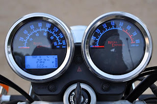 Royal Enfield Thunderbird 500 speedometer