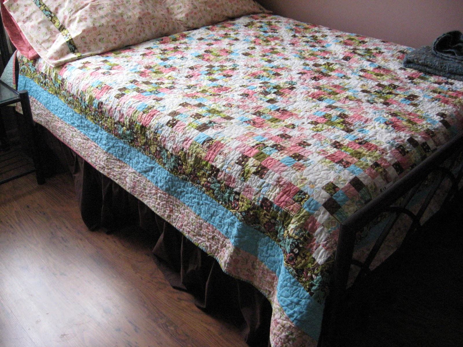 California Quilting Finally a quilt for the guest room!