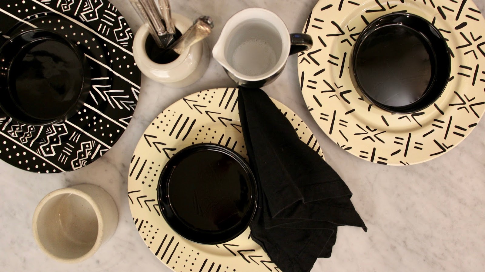 My Sweet Savannah DIY mud cloth charger plates {thrifty Thursday}