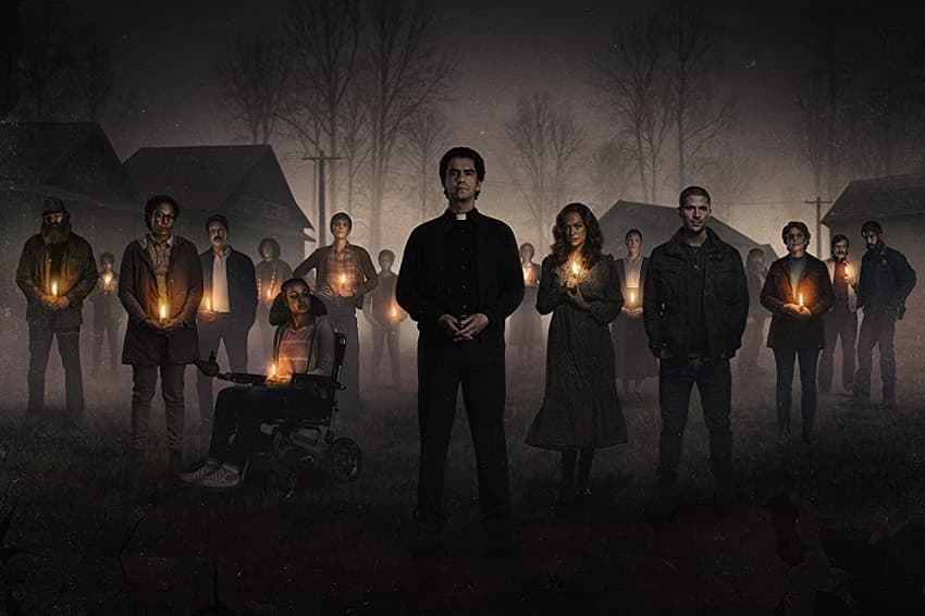 Рецензия на сериал «Полуночная месса» - главный проект мастера лирического хоррора Майка Флэнегана Рецензия на сериал «Полуночная месса» - главный проект мастера лирического хоррора Майка Флэнегана