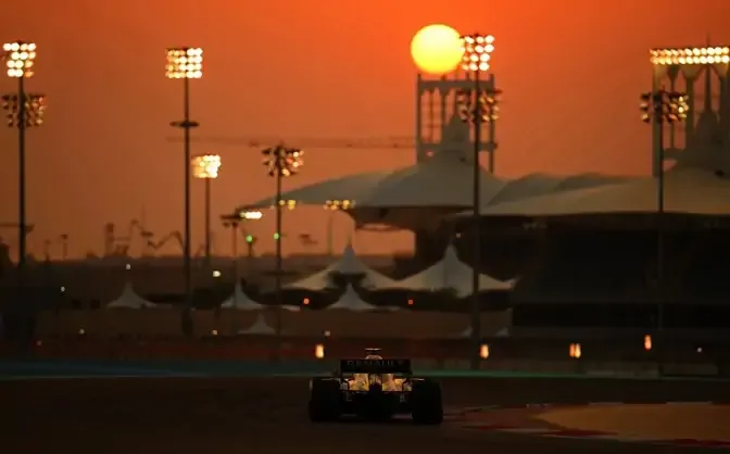 Il tramonto sul circuito di Abu Dhabi