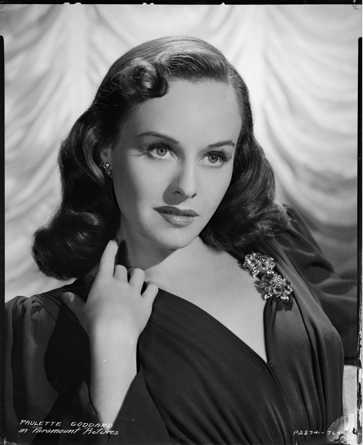 20 Stunning Black and White Portraits of Paulette Goddard in the 1940s ...
