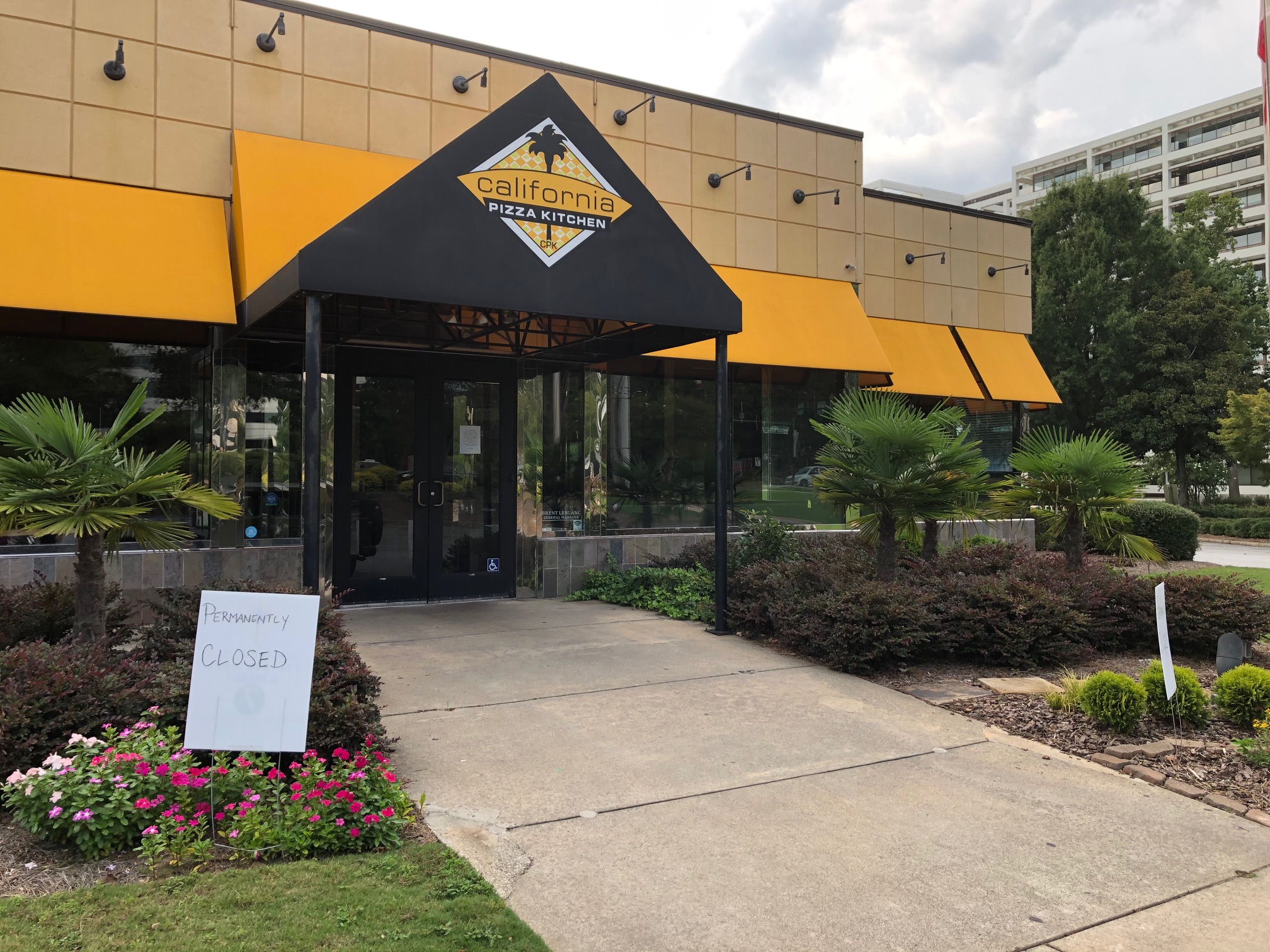 Tomorrow S News Today Atlanta Newsflash California Pizza Kitchen Did Close In Dunwoody