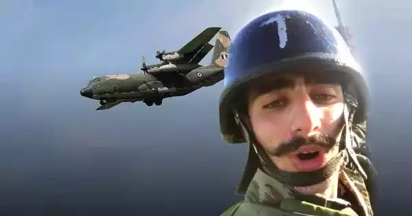 Aνακοίνωση-όνειδος από το ΓΕΣ για την αποπομπή του αλεξιπτωτιστή που τραγούδησε το «Μακεδονία ξακουστή» Aνακοίνωση-όνειδος από το ΓΕΣ για την αποπομπή του αλεξιπτωτιστή που τραγούδησε το «Μακεδονία ξακουστή»
