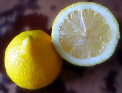 Manfaat Air Jeruk Lemon Untuk Melancarkan Pencernaan