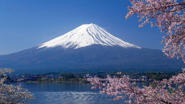 Seorang Pendaki Gunung Terjatuh dari Gunung Fuji saat sedang Melakukan