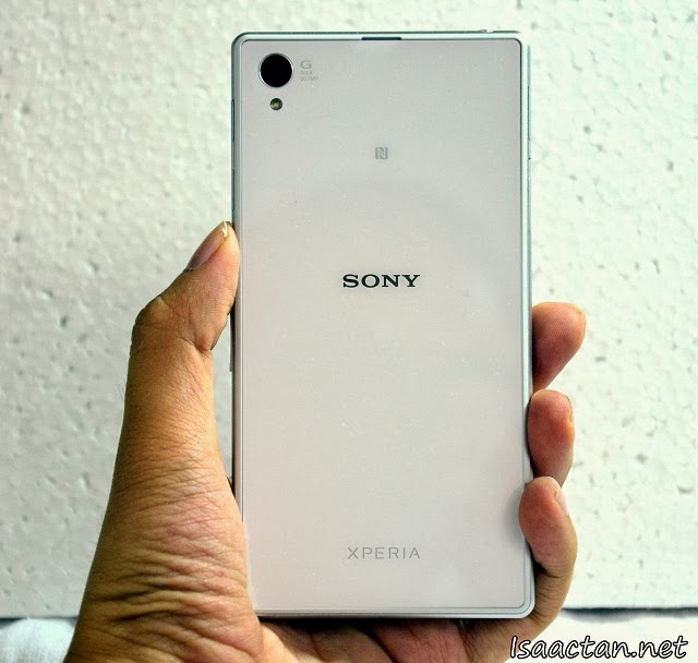 The back design of the Sony Xperia Z1, simple and elegant