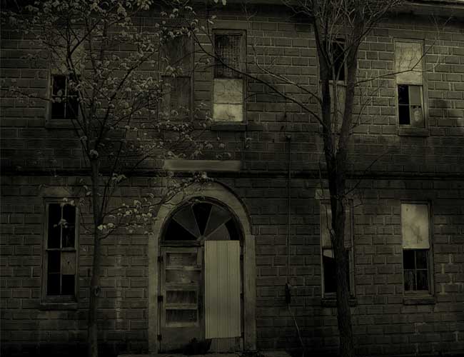 TOP 10 HAUNTED PLACES IN MUMBAI