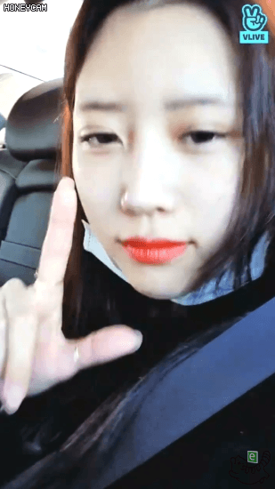 화목한 가정에 속썩인적 없는 효녀지만 엄마 아빠 말도 못하게 하는 미주