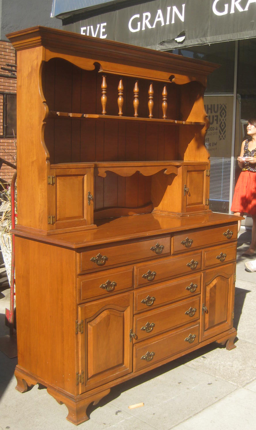 UHURU FURNITURE & COLLECTIBLES Country Maple Hutch 125