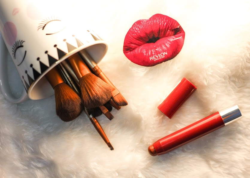 Kamila Rios - O MELHOR BATOM LÁPIS QUE EU JÁ USEI - REVLON COLORBURST BALM REVLON COLORBURST BALM