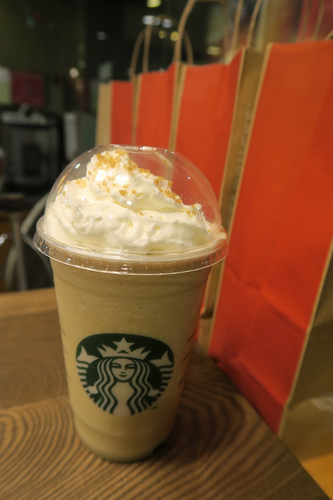 Starbucks Holiday Beverages Return with Peppermint Mocha, Gingerbread