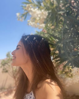 Mouni Roy Social Media Images 26-03-2020