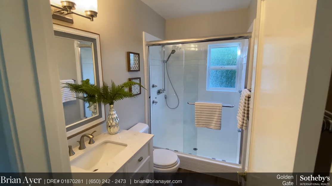 Tour 227 King St, Redwood City, CA vs. 17 Interior Design Photos