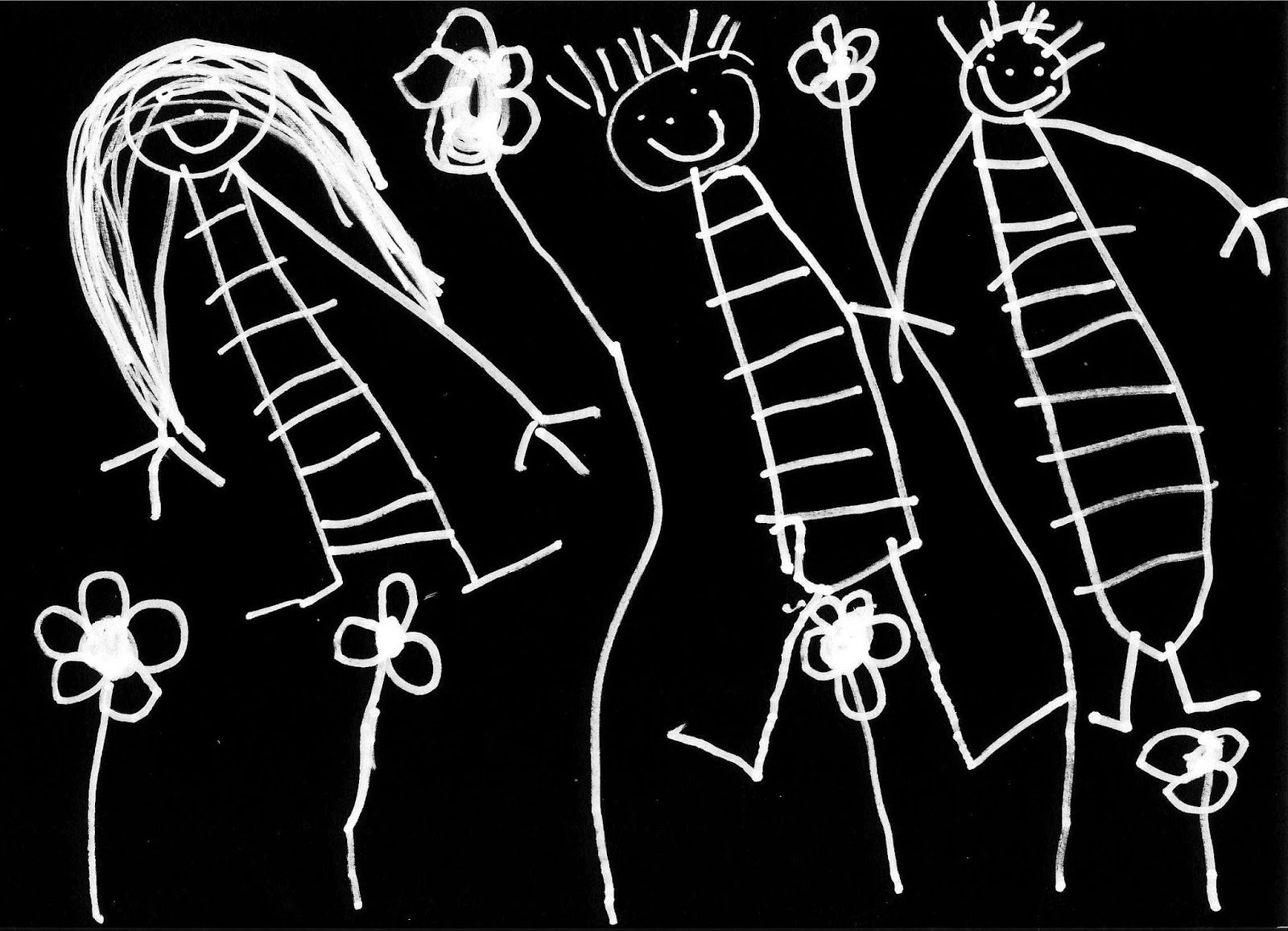 Infancia dibujada desde la infancia: niños sonrientes y flores en trazos blancos sobre fondo negro ©Selene Garrido Guil