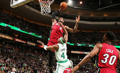 Lebron James Alley-Oop Dunk over Jason Terry (Celtics-Heat)