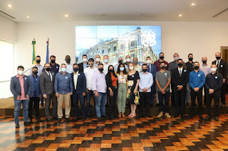 O governador do Estado, Renato Casagrande, e a vice-governadora Jaqueline Moraes receberam a nova diretoria da Associação das Câmaras de Vereadores do Espírito Santo (Ascamves) no Palácio Anchieta