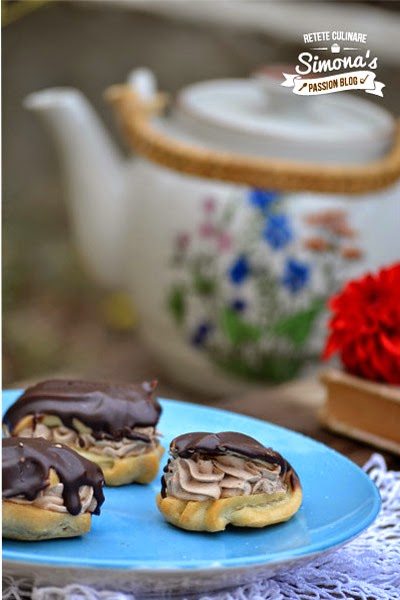 Mini eclere cu crema de ciocolata si cafea
