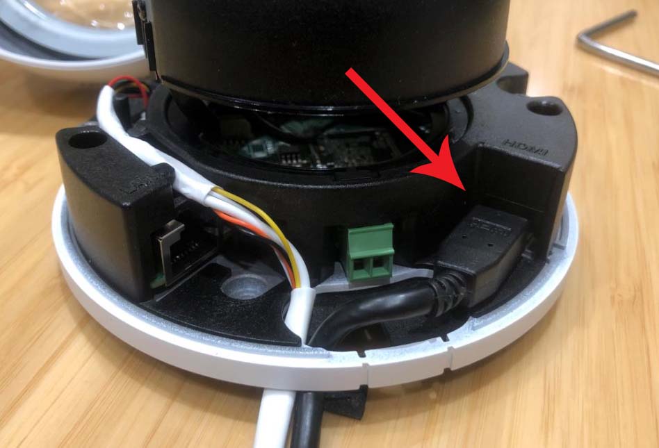 Hikvision camera with HDMI output (explained) —