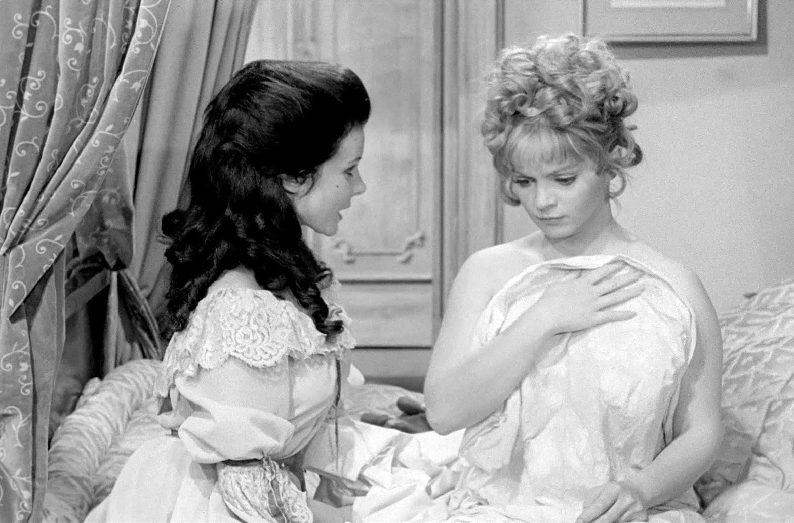 Fanny Hill MOSTBEAUTIFULGIRLSCAPS